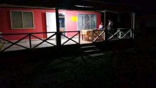 Nenas Homestay - - 0