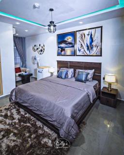ELLYs SIGNATURE ESCAPES - 3