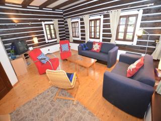 Forest-Edge Chalet in Bohemia - 3