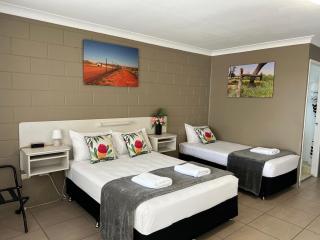 Spanish Lace Motor Inn - Townsville - 9