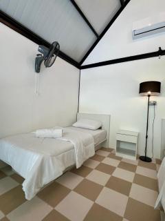 Wannik's Homestay in Kota Bharu - - 9