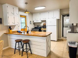 Route 66 Hope Ranch House - 3