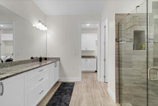 Spacious Suite in modern house - 8