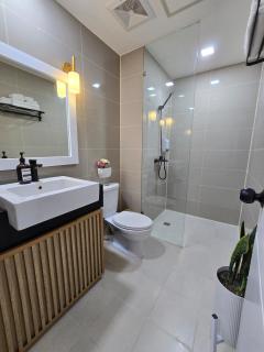 Luxurious Balcony Venice Grand Canal View - Manila - 8