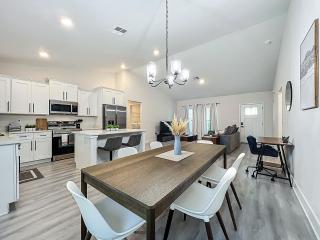 Full 3 BR 2 BA Home in Ocala Close to Key Sights - 8