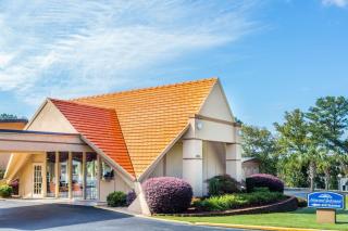 Howard Johnson by Wyndham Athens - 9