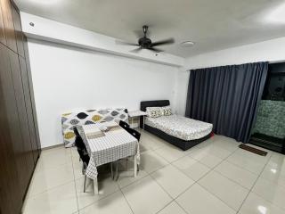 I-Soho Homestay, Spacious Studio Unit and Balcony - Shah Alam - 3