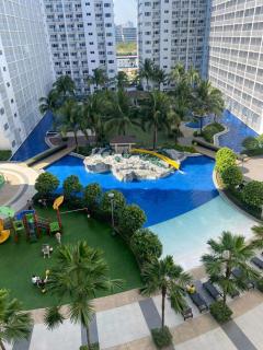 Family Room Staycation Shore Residences Near Mall of Asia and Airport Adjacent Units - Perfect for Groups - 1