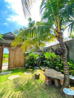 Joglo Breeze Guesthouse and Villa - 4