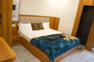 The Golden Inn - 2