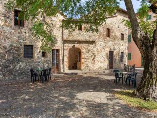 Apartment with pool in Barberino Val d'Elsa - 4