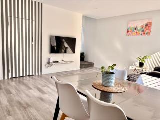 Handy Riccarton New Home Walk to Westfield, Tower Junction & Close to Hagley Park - 6