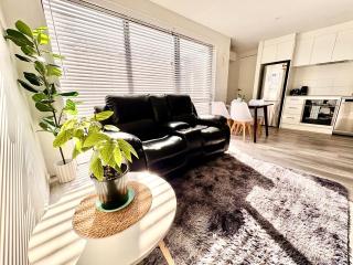 Handy Riccarton New Home Walk to Westfield, Tower Junction & Close to Hagley Park - 9