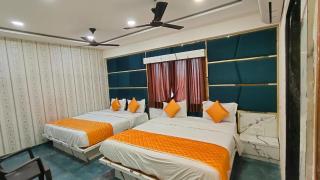 Hotel Karnavati - 4
