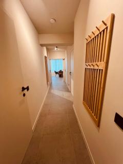 Christina's 2bed-Third Floor 4 MIN FROM SEA - 1