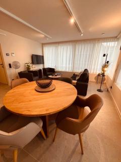 Christina's 2bed-Third Floor 4 MIN FROM SEA - 3