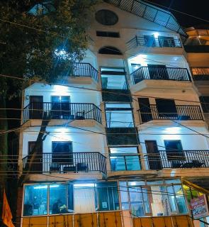 Hotel Plaza Dalhousie - Near Ghandhi Chowk Mall Road - Dalhousie - 0