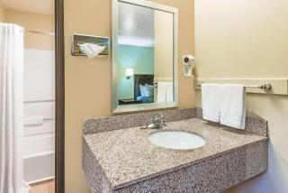 Days Inn by Wyndham Pueblo - 7
