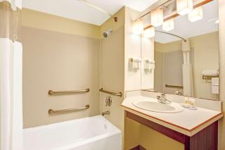Days Inn by Wyndham Seattle Aurora - 7
