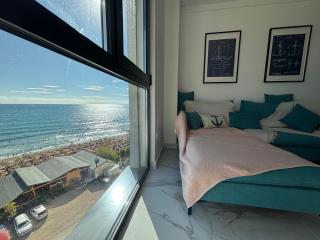 Sea La Vie - Elegant Beachfront Family Apartment, Shëngjin - Lezha - 1
