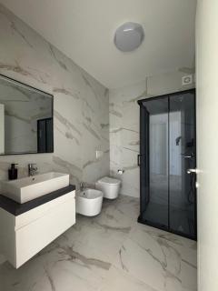 Sea La Vie - Elegant Beachfront Family Apartment, Shëngjin - Lezha - 4