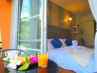 1 Bedroom Condo & Living Room Near the Beach for Rent - 5