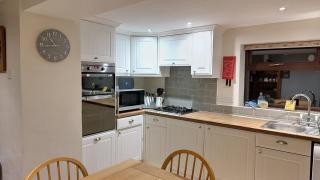 Whimsy by the Peaks, private parking, fenced garden, good walks, pub - Tansley - 6