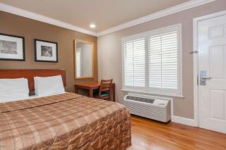 Days Inn by Wyndham San Francisco S/Oyster Point Airport - South San Francisco - 1