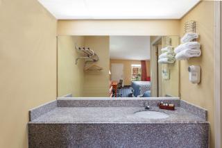 Shelby Inn - 8