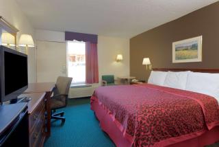 Days Inn by Wyndham Forsyth - Forsyth - 4