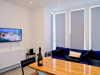 Pass the Keys Llandaff - Modern Bright Central wParking - Cardiff - 0