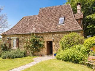 Farmhouse with private pool, large garden and playground - 9