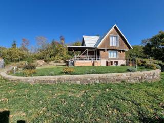 Chalet in Marliana near center - 2