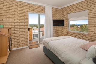 Baywatch Retreat Augusta - 4