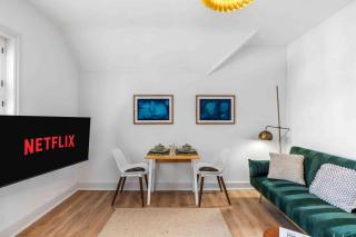 Hove Sunrise By My Getaways - 1