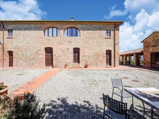 Apartment in Peccioli with Pool and Wine Tasting - 0