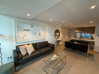 Urban 3 Bedroom Apartment in Southbank - 0