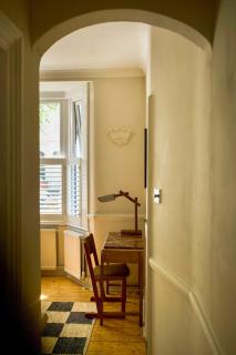 Stylish 1-bed with tranquil garden and Victorian charm - 4