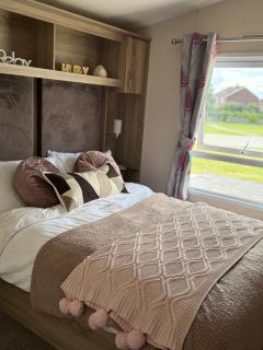 Withernsea Whisper The Hideaway - 8