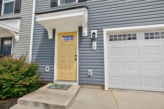 Modern DownTown Retreat Near Swamp Rabbit Trail townhouse - 5