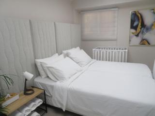 Gold House - 8