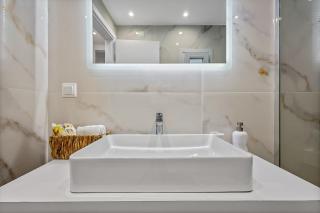Central Beachfront Apt with a Breathtaking View! - Chalcis - 8