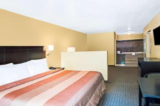 Days Inn & Suites by Wyndham Downtown Gatlinburg Parkway - Gatlinburg - 7