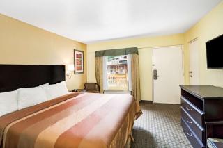Days Inn & Suites by Wyndham Downtown Gatlinburg Parkway - Gatlinburg - 5