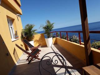 Apartamento con terraza y vistas al Mar - 0