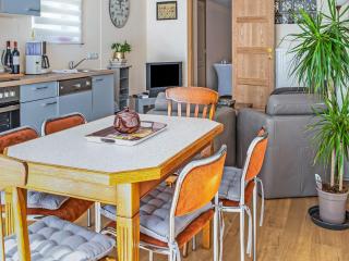 Peaceful Family Cottage - 2