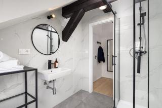 Under the Beams - Designer Prague Old Town Loft - 3