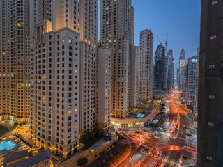 Superb 2BR Prime Locale between Dubai Marina JBR - 0