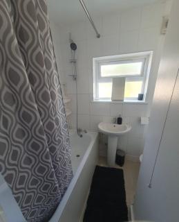Newly Refurbished Spacious 4bed - Londra - 2