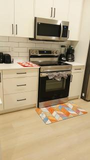 SNUG 1 bdrm basement -sleeps 2 Adults - Edmonton - 9